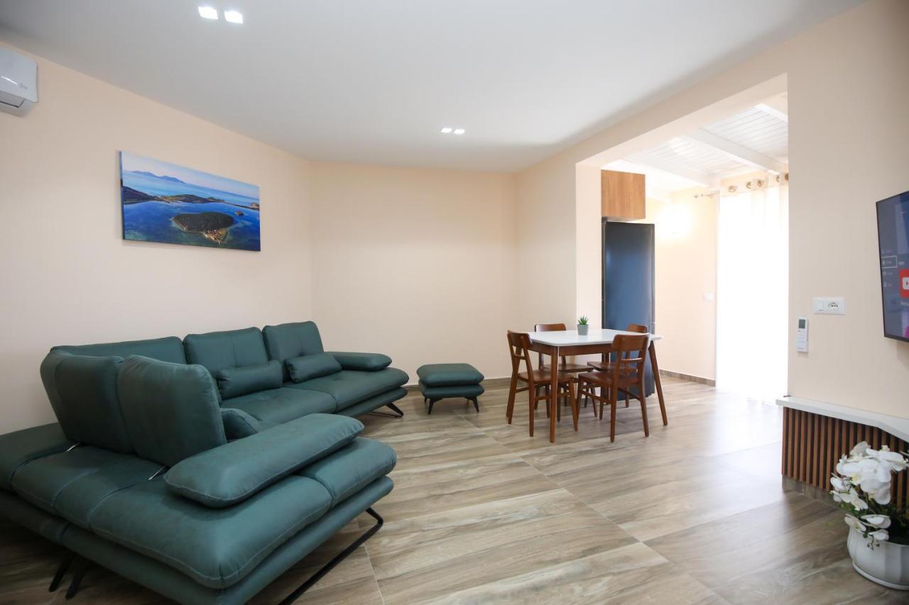 Queen Apartmets Vlore Luaran gambar